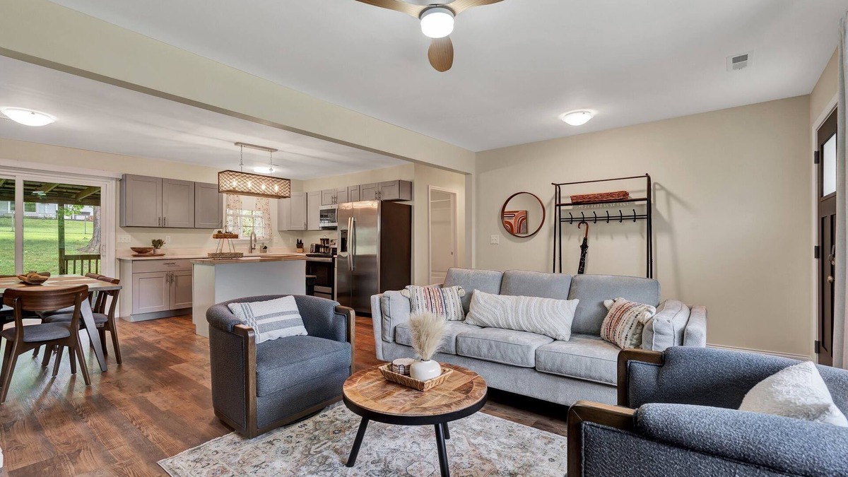 Collegedale House | Southern Stay. Comfortable 3-bed, 2-bath renovated home with new furnishings.