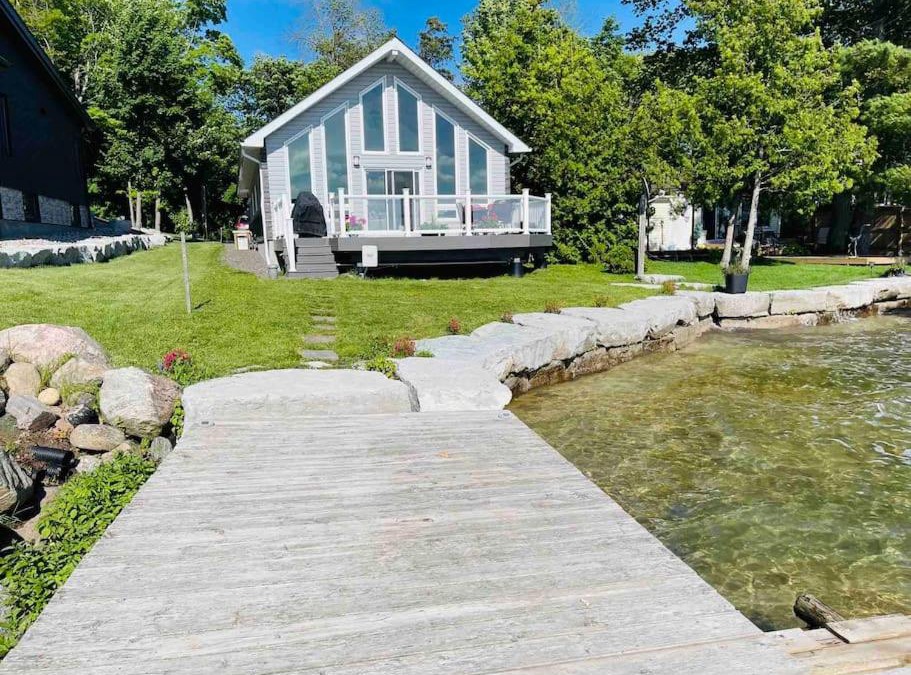 Washago Villa | SouthLake Cottage on The Lake.