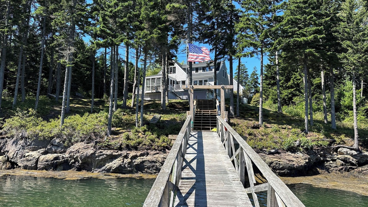 Southport House | Southport ME Waterfront - Cozy Harbor