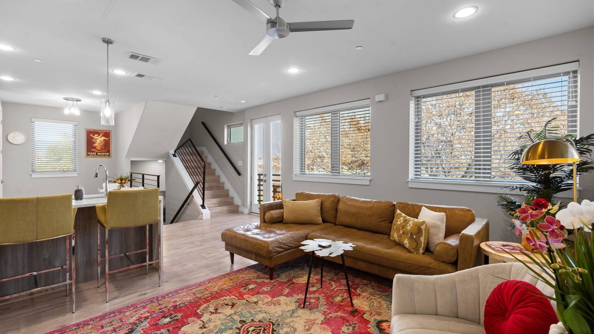 Fort Worth Condo | Southside 2B/3B RF Deck *Wkly & Mthly Discounts*