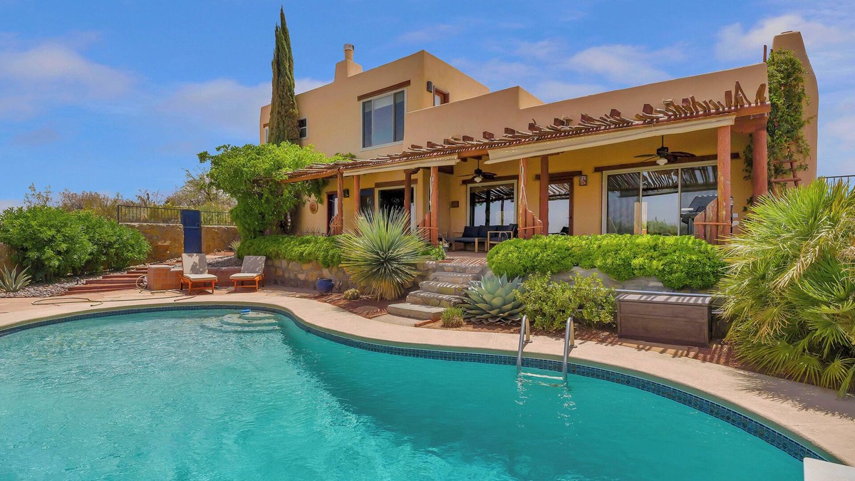 Mesilla Park House | Southwestern Hilltop Retreat + Pool