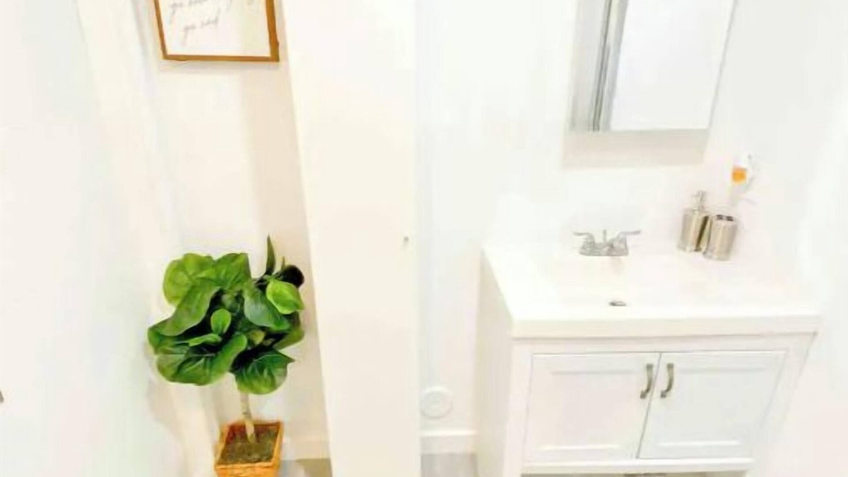 West Park Apartment | Sovereign Zen Studio in Hallandale Beach