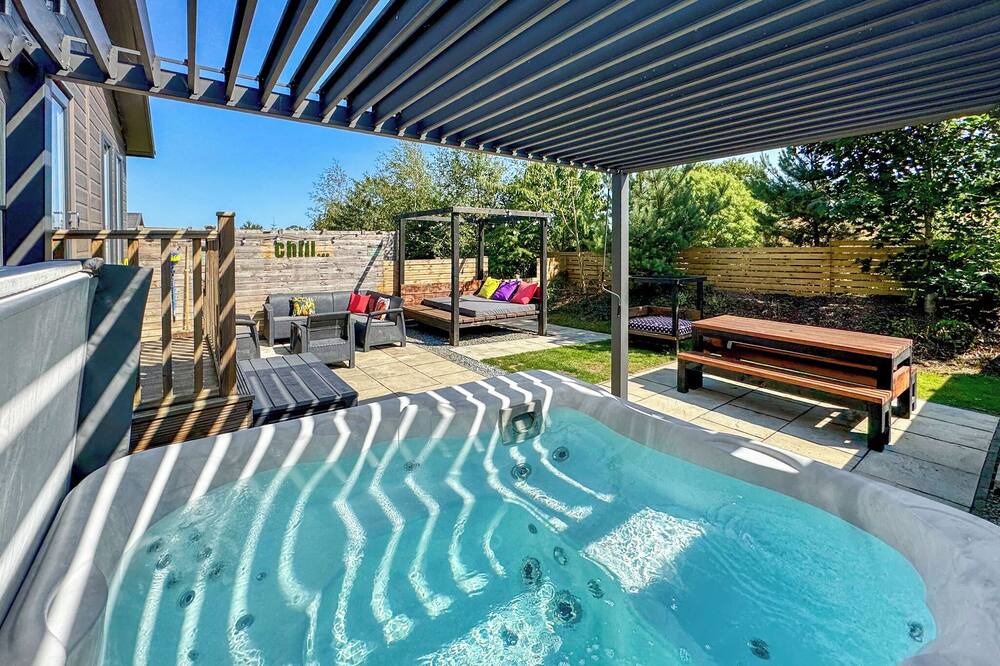 Raywell Ski Chalet | Spa Jubilation (Pet Garden)