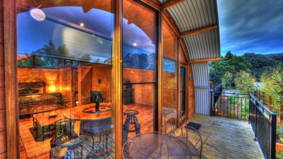 Adventure Bay Apartment | Spa Suite Bruny island