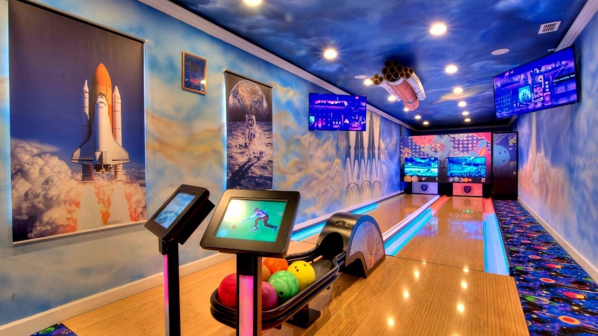 Kissimmee House | Space Bowling Villa sleeps 36 FREE early check in/late check out WHEN available