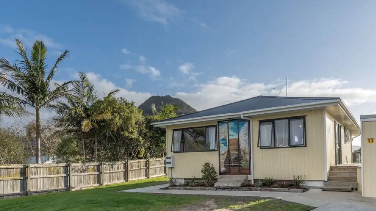 Ahipara House | Space in the heart of Ahipara sleeps