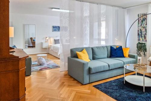 Stadtkern Apartment | Spacestays Flat for 6 TV WIFI