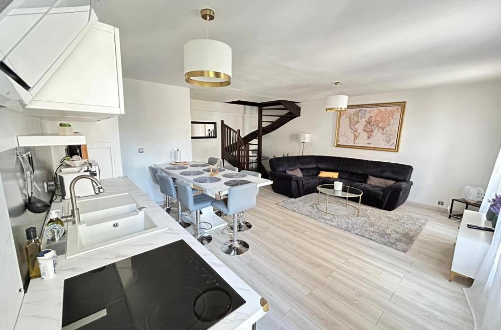 Centre Ville Rive Gauche Apartment | SPACIEUX DUPLEX PRES DES QUAIS DE SEINE LINGE MAISON FOURNI PARKING GRATUIT 4 CHAMBRES bienvenue à vous