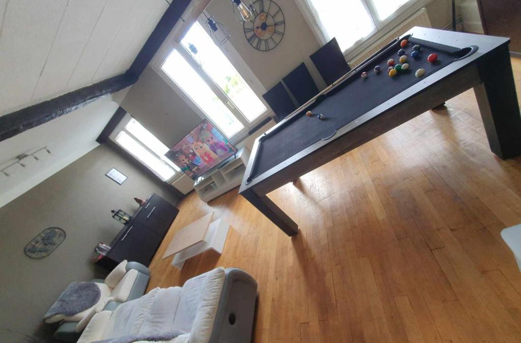 Verdun Apartment | Spacieux - LITERIE HAUT DE GAMME - Billard - Fléchette -TV 65" - Netflix - Amazon Prime- LIT KING SIZE - 4 chambres - Jeux enfants - Terrasse - Barbecue - Géré par Presta-Zen'Services- Chez Aline