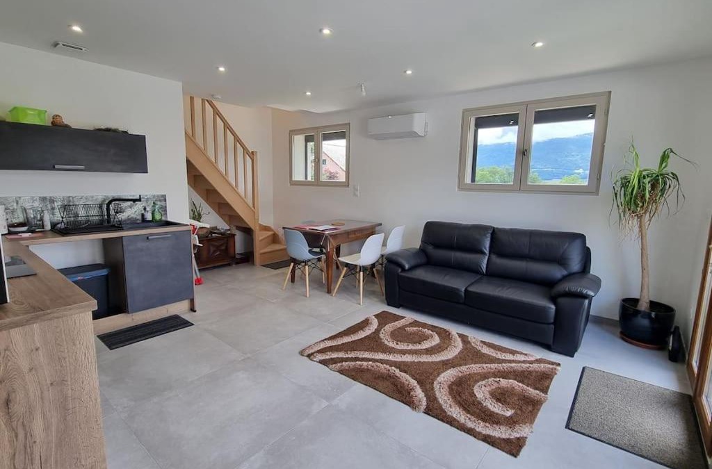 Chambery Apartment | Spacieux T3 neuf au calme proche toutes commodités