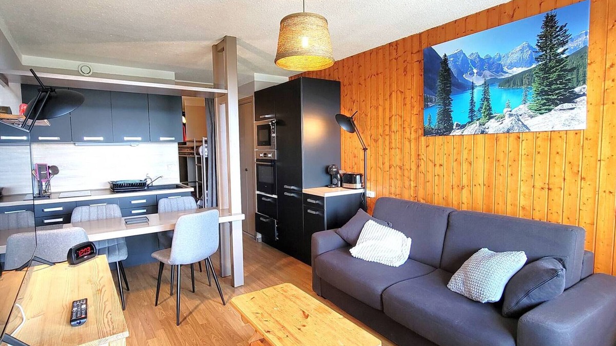 Saint-Michel-de-Chaillol Apartment | Spacious Studio for 4/6 - Ski, Hikes, South Balcony, Pet-Friendly