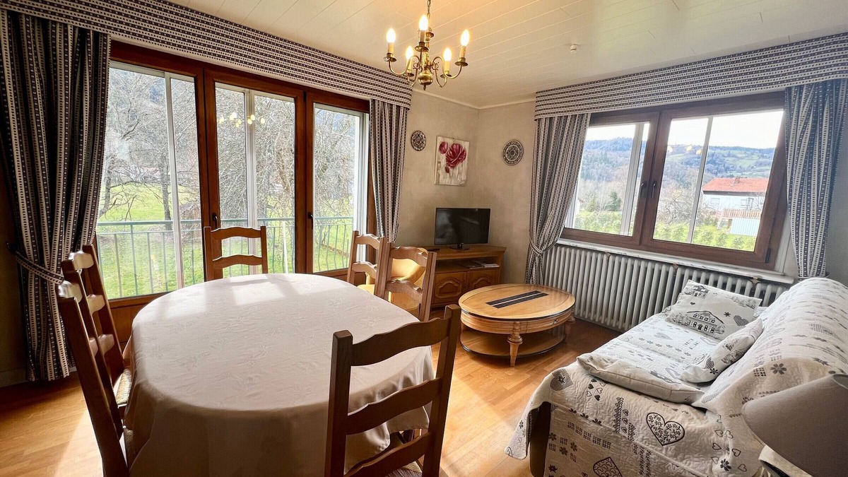 Saulxures-sur-Moselotte Cottage | Spacious Cottage Near Lake Moselotte with Baby Equipment, Pet-Friendly, and Winter Sports Nearby