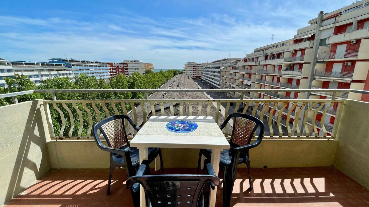 Porto Santa Margherita Apartment | Spacious apartment near the beach