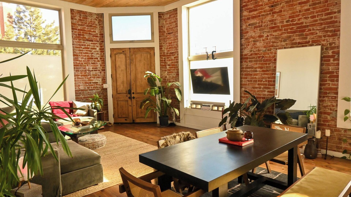 Lincoln Park Apartment | Spacious 1-Bedroom Gallery