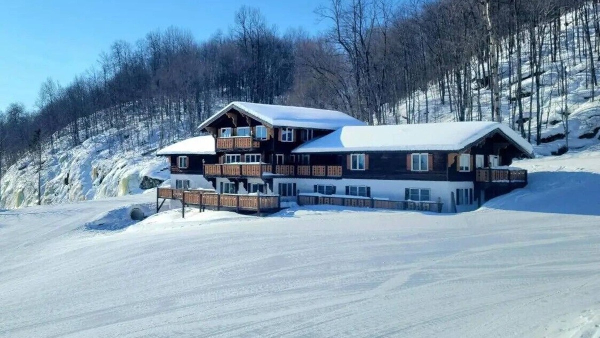 Upson Ski Chalet | Spacious 10-bedroom chalet with WiFi and AC in delightful Upson - Floor 2