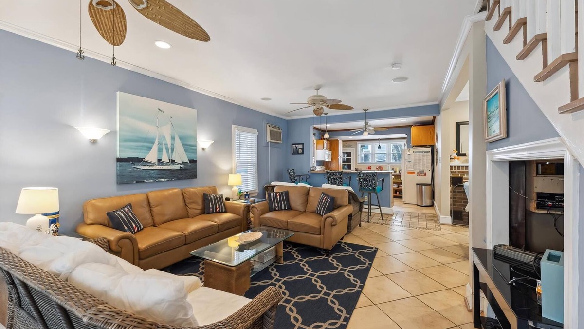 Wildwood House | Spacious 10 Bedroom Home: Short Walk to the Beach & Boardwalk
