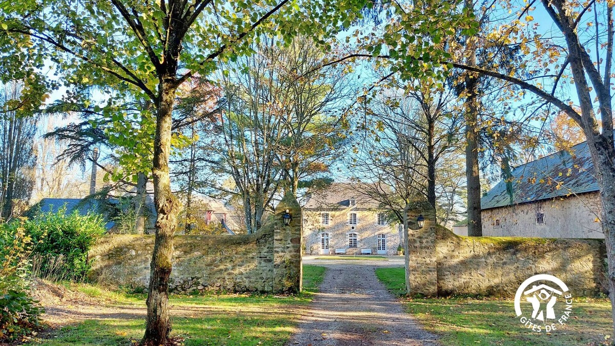 Ruille-Froid-Fonds Cottage | Spacious 18th-Century Country House with Garden, Terrace, and Family Amenities