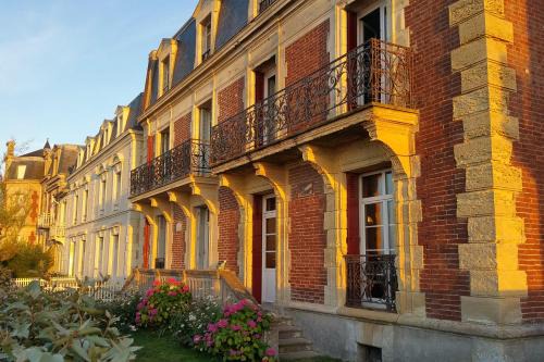 Saint-Regnobert-de-la-Cote-de-Nacre House | Spacious 19th century house