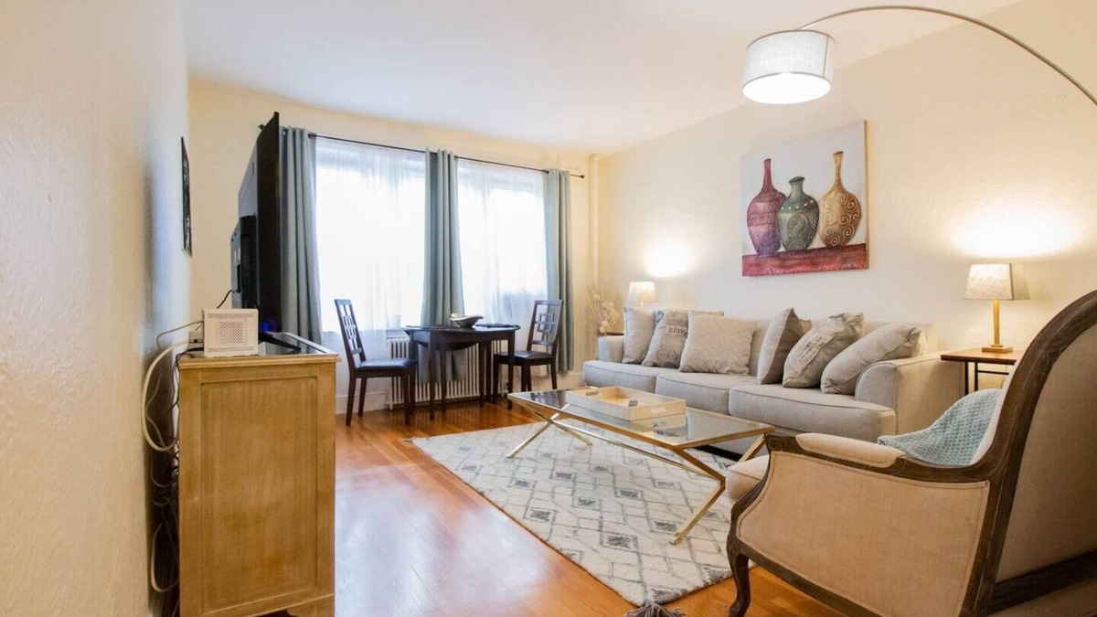 Commonwealth Apartment | Spacious 1Bed, Boston Coll, Elevator, Roof Deck