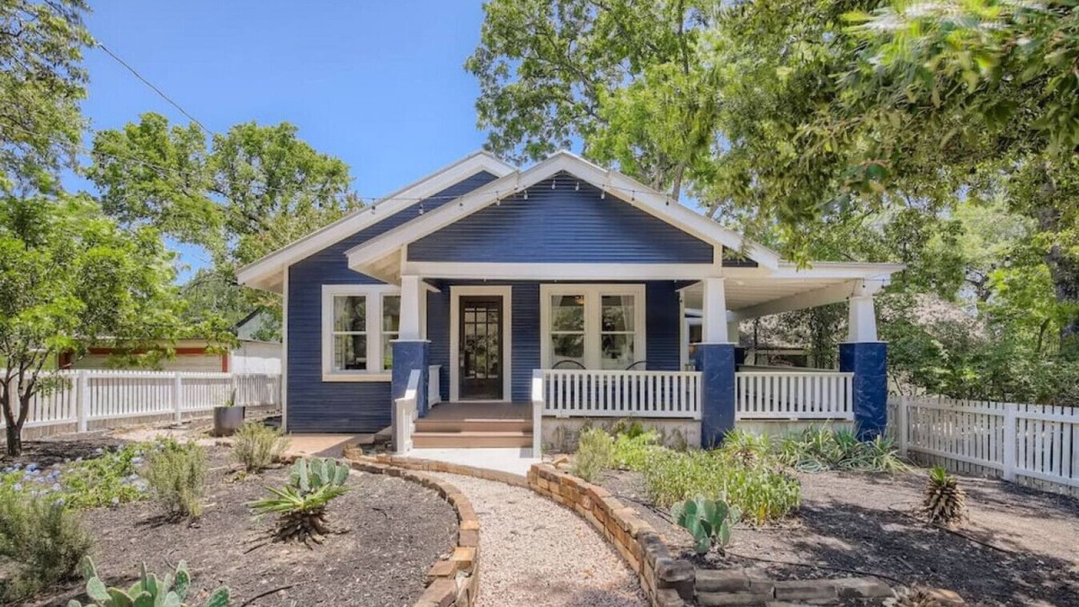 Travis Heights House | Spacious 2/2 Home Prime Location Mins to DT/SOCO & SXSW Top Spots