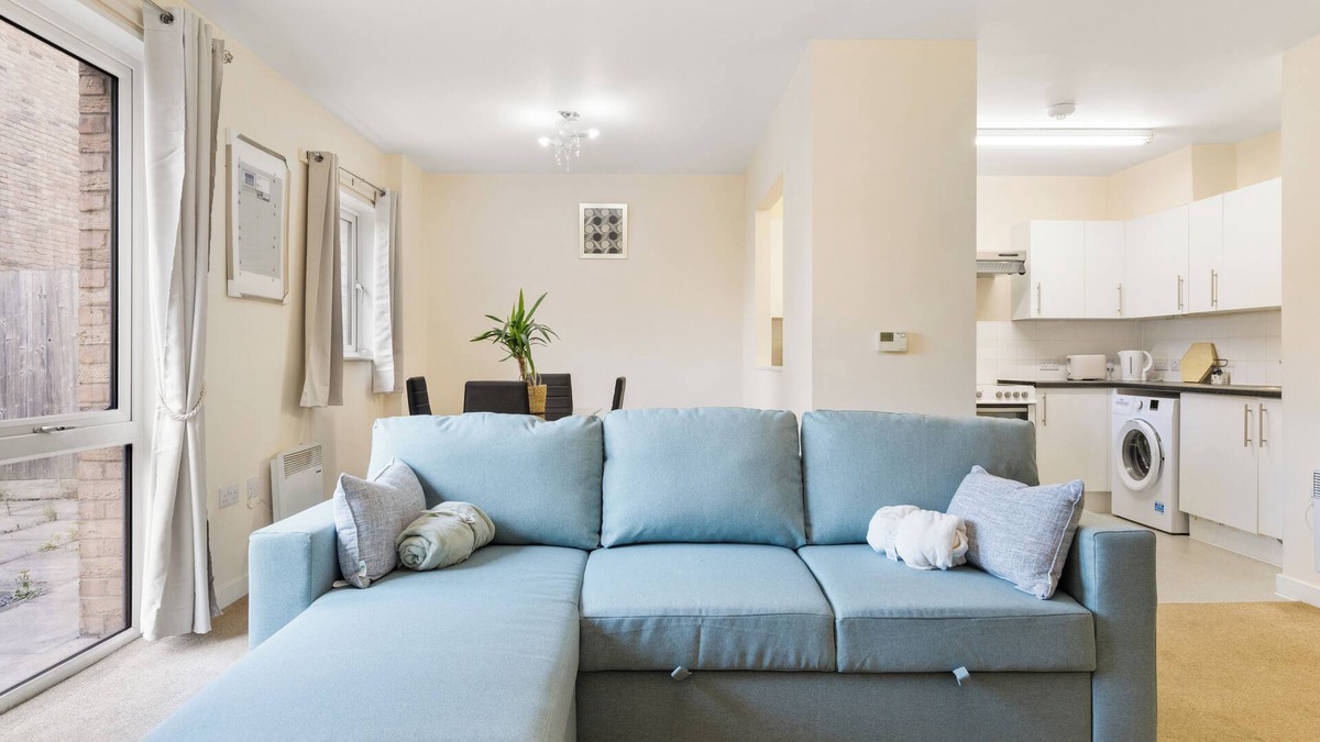 Glyndon Apartment | Spacious 2 Bed Apartment