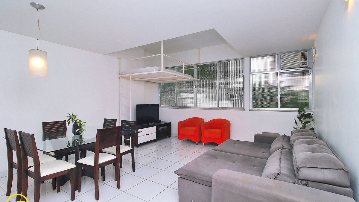 Leme Apartment | Spacious 2 bedroom apartment in Leme