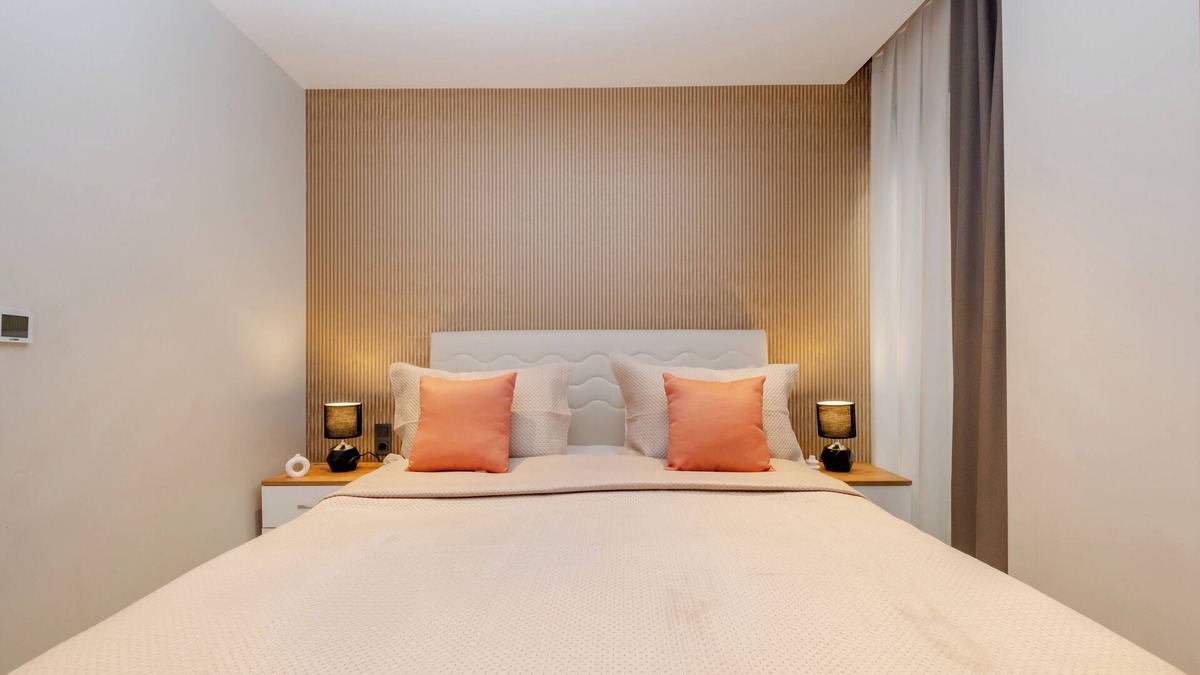 Cihangir Apartment | Spacious 2-bedroom apartment in marvelous Istanbul with AC