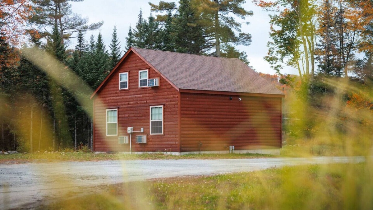Bethlehem Cabin | Spacious 2-Bedroom Log Cabin with Loft