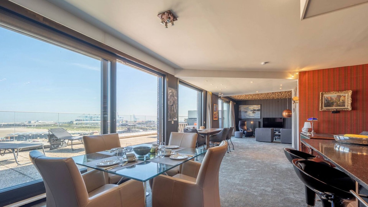 Lissewege Apartment | Spacious 2-bedroom penthouse with large sunny terraces at Zeebrugge beach