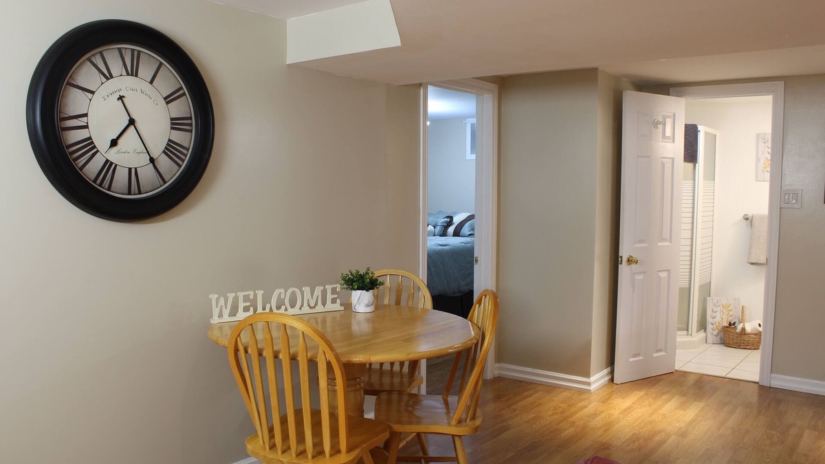 Woodstock Apartment | Spacious 2 Bedroom Suite Near Southside Park