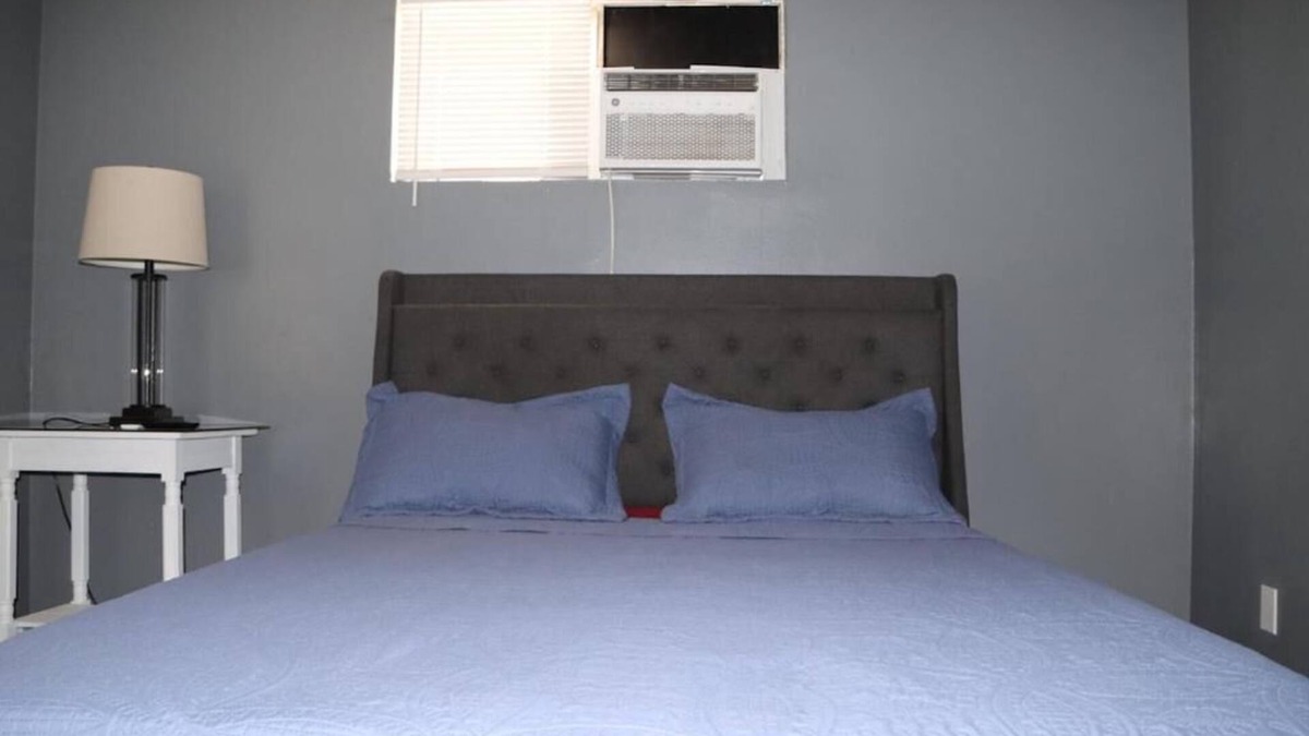 San Jacinto Apartment | Spacious 2-Bedroom Retreat in San Jacinto; Sleeps 6, AC & Pet-Friendly