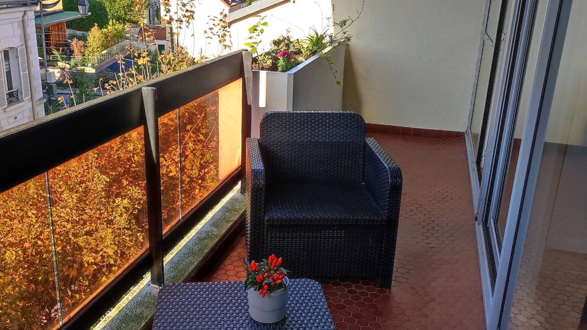 Garches Apartment | Spacious 2-room apartment with terrace
