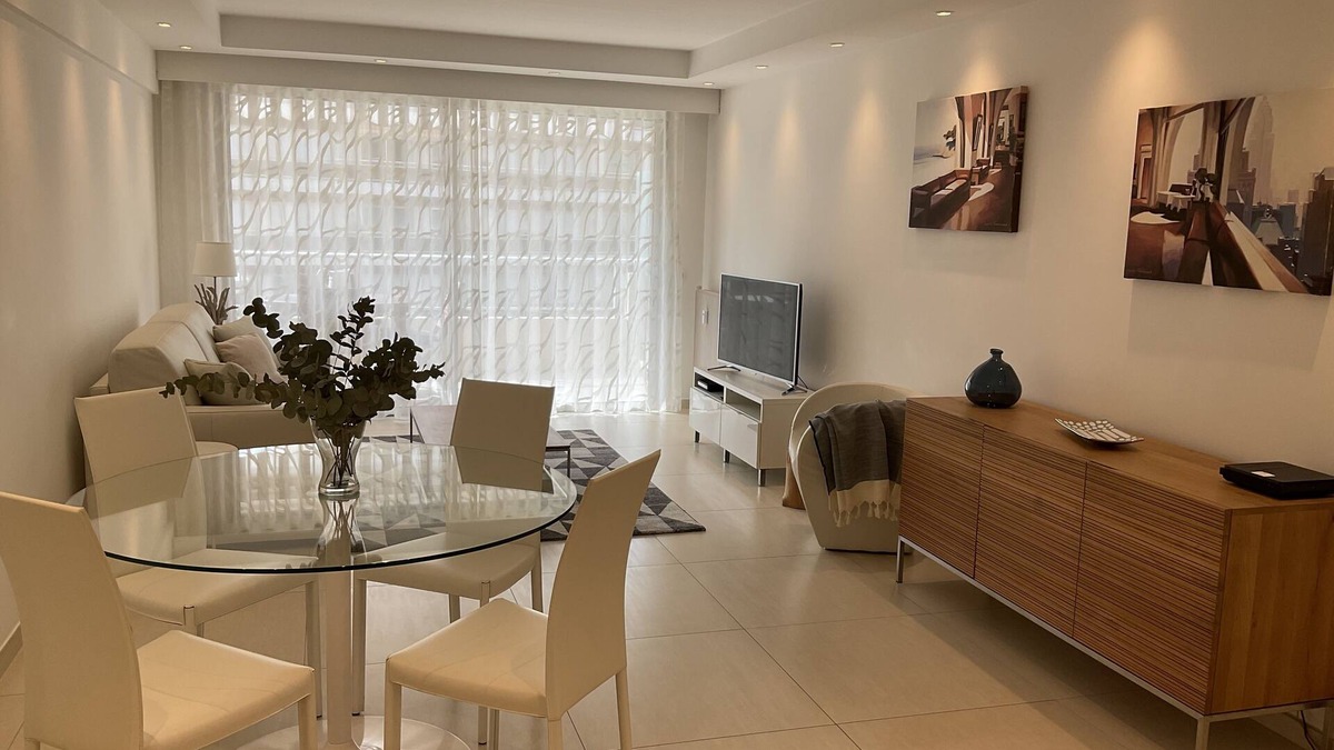 Cannes City Centre Apartment | Spacious 2 room apartment - Carré d'Or - South terrace 150 meters from the Croisette -