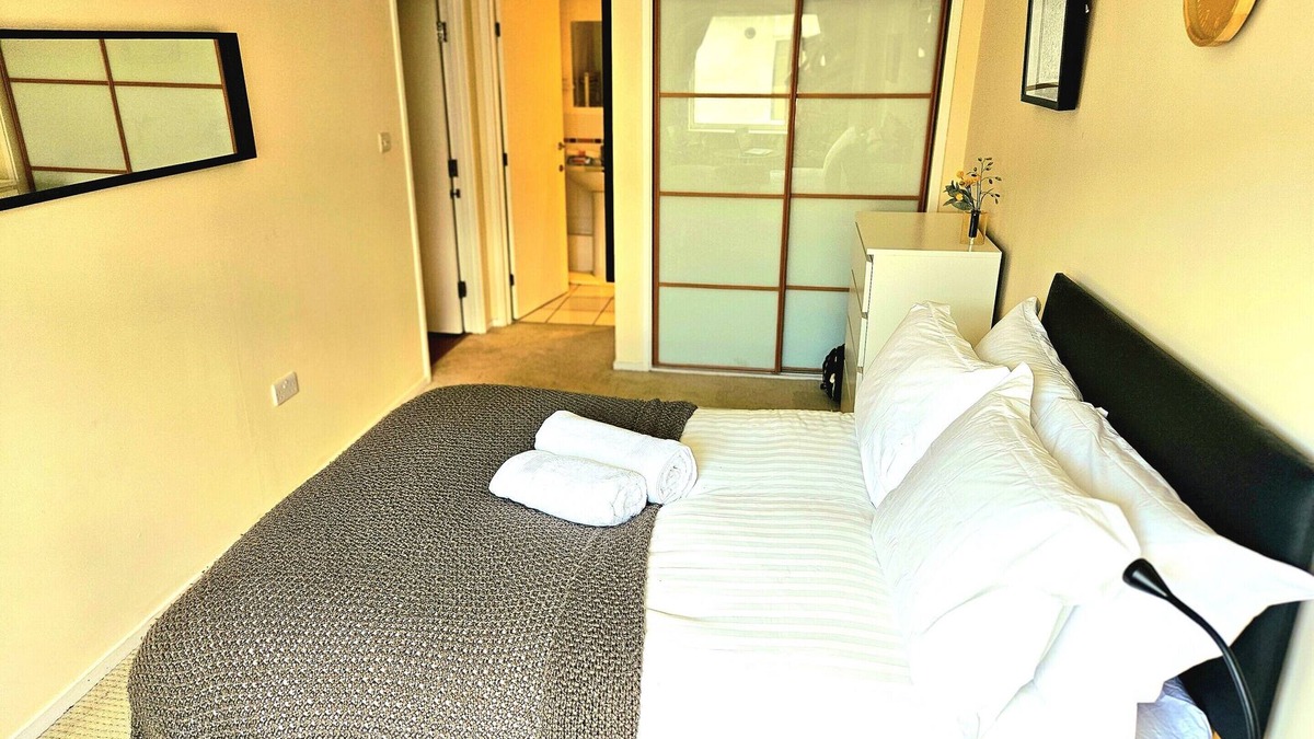 Barnhill Apartment | Spacious 2B Apartment in Wembley with parking