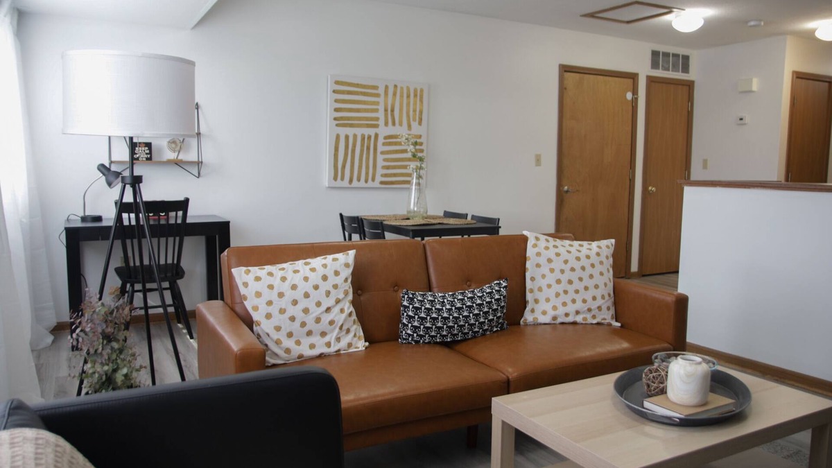 Akron Apartment | Spacious 2Bd Great for Traveling Professionals!