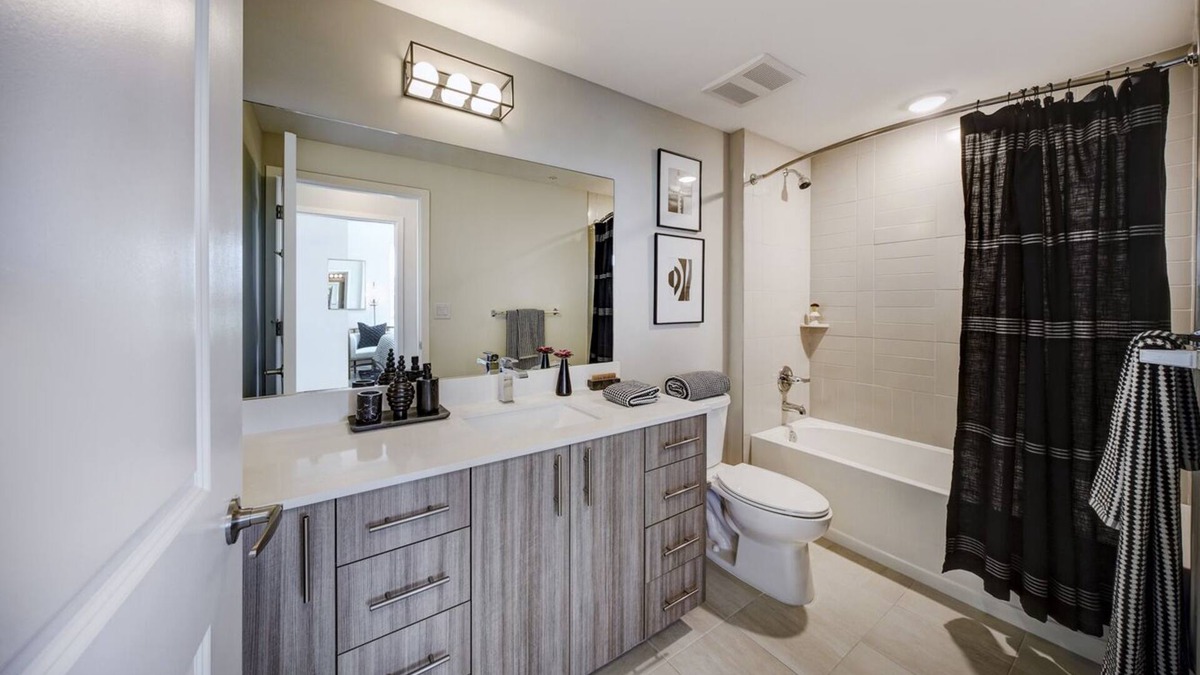 Miami Gardens Apartment | Spacious 2bedroom apartment walking distance from Hardrock stadium and Casino.