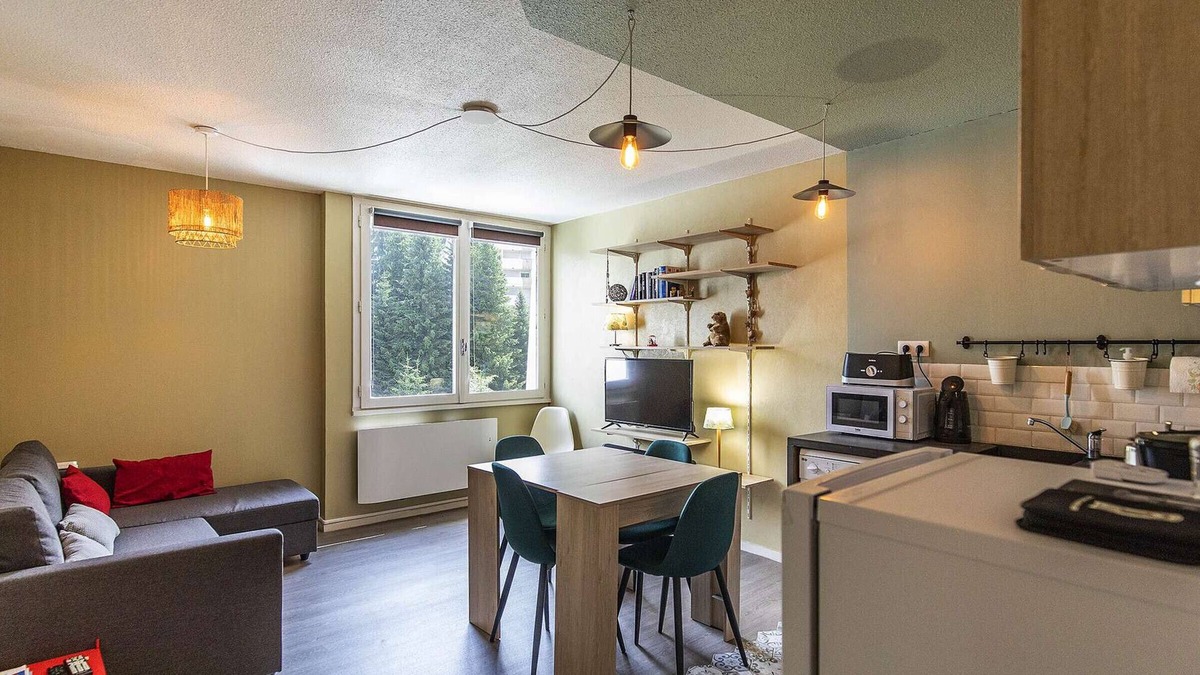 Eaux-Bonnes Apartment | Spacious 2BR Apt, Sleeps 8, Fully-Equipped Kitchen, Ski Locker