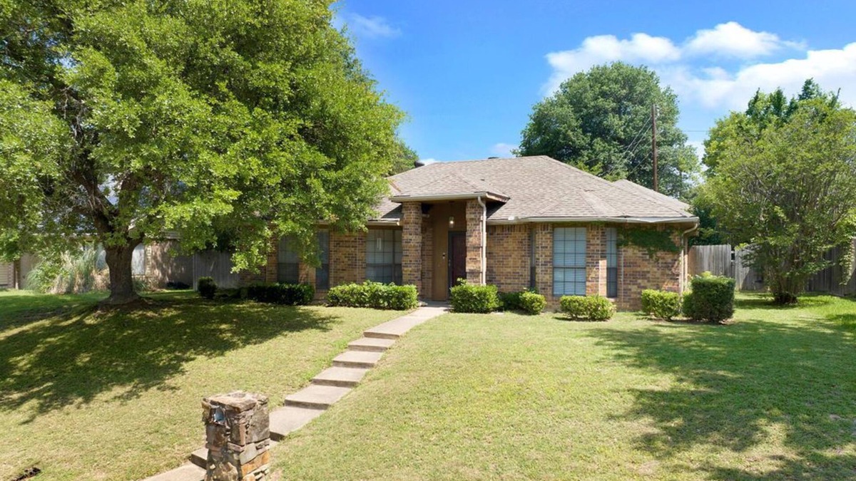 Buckner Terrace - Everglade Park House | Spacious 2BR home near Downtown Dallas