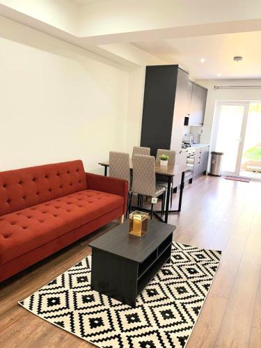 Belvedere Apartment | Spacious 3 Bed flat Belvedere Dartford