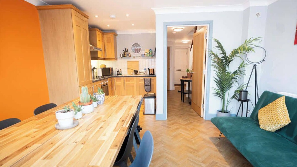Cambridge House | Spacious 3-Bed Townhouse Florence Villa Near River & City