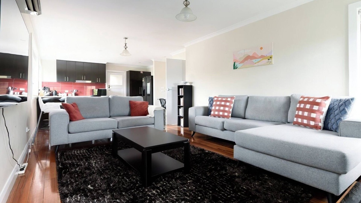 Newstead Apartment | Spacious 3-Bed, Mins from City Centre