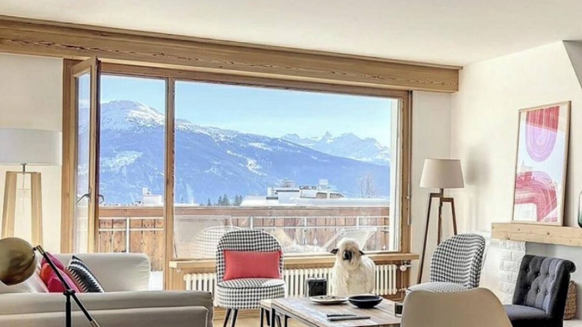 Noes Apartment | Spacious 3-bedroom apartment with XL terrasse in the centre of Crans
