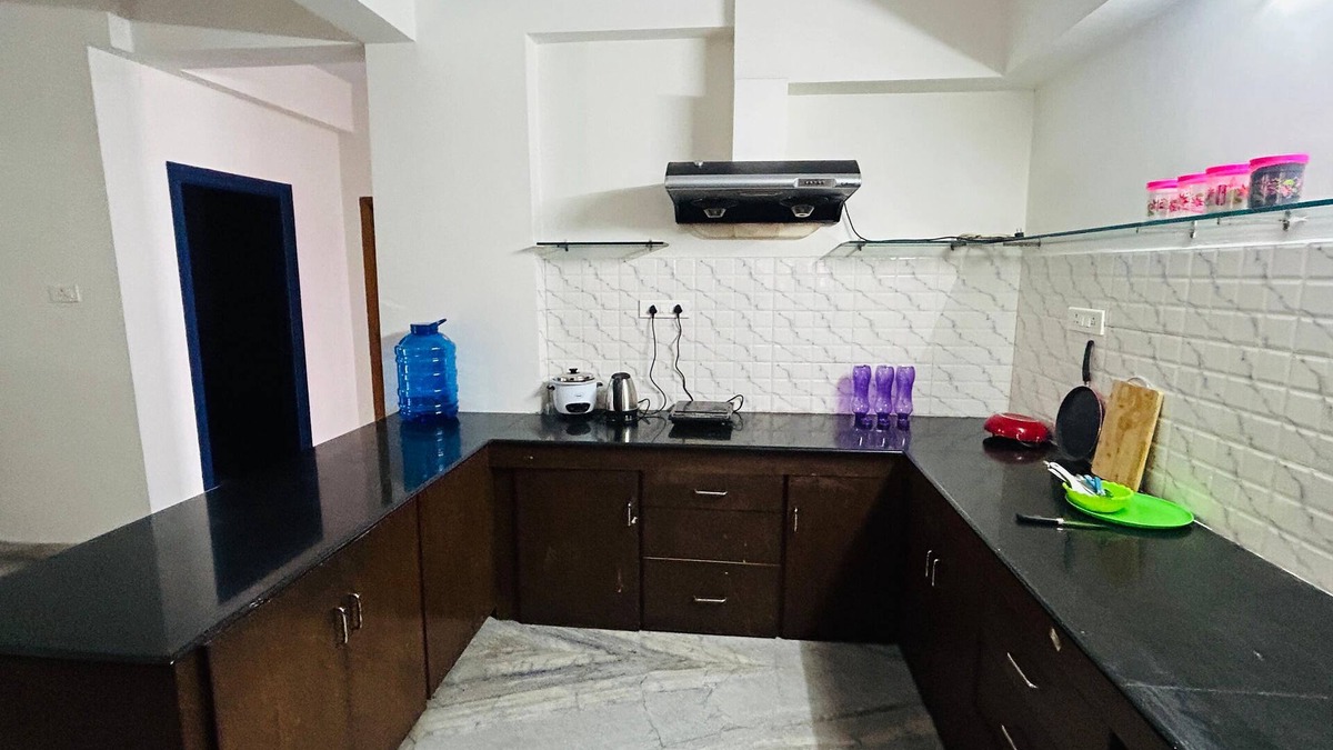 Visakhapatnam Apartment | Spacious 3-bedroom apartment with AC, WiFi in brilliant Visakhapatnam