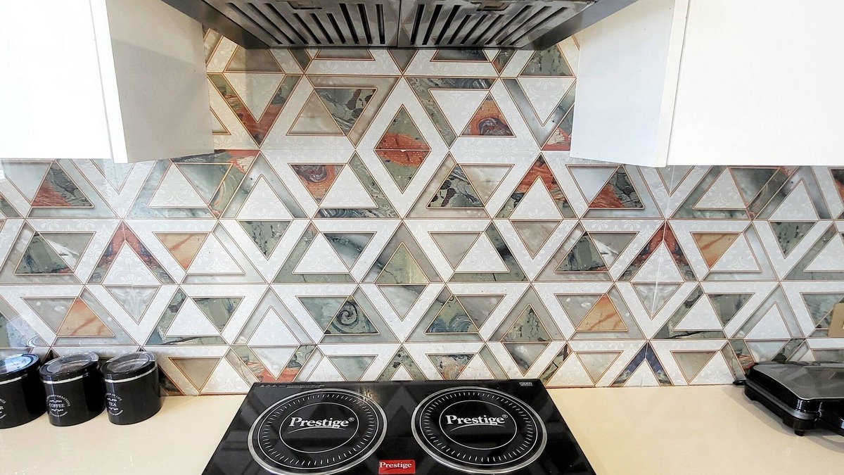 Gurugram Apartment | Spacious 3-bedroom apartment with WiFi, AC in brilliant Gurugram