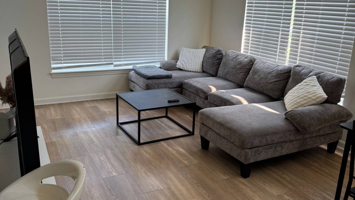 Randolph Apartment | Spacious 3-bedroom apartment with WiFi, AC in lovely Randolph