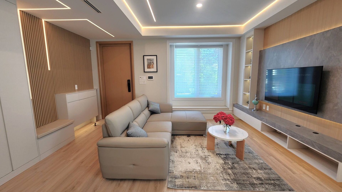 Fraserview House | Spacious 3-Bedroom Luxury Home with A/C, Patio, and Parking – Vancouver