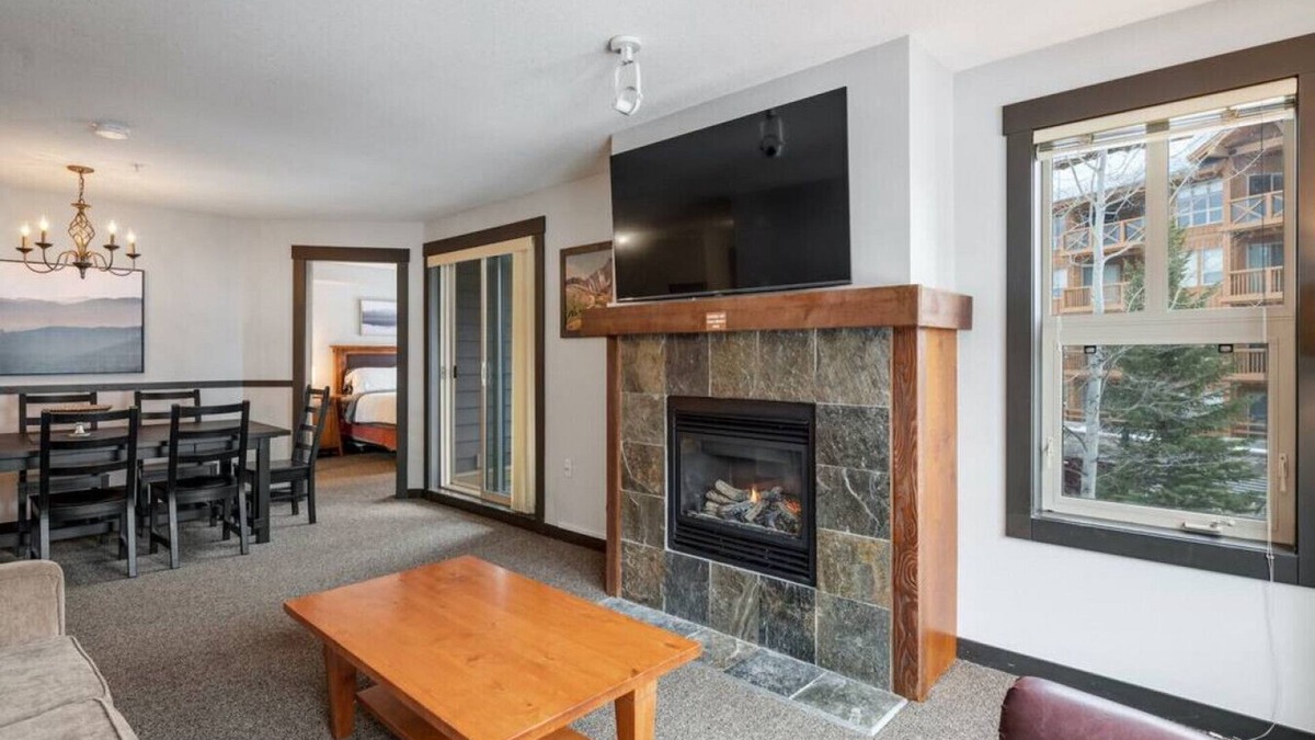 East Kootenay Condo | Spacious 3-Br 3-Ba | Ski In/Out | Pool & Hot Tubs | In Heart of Panorama Resort
