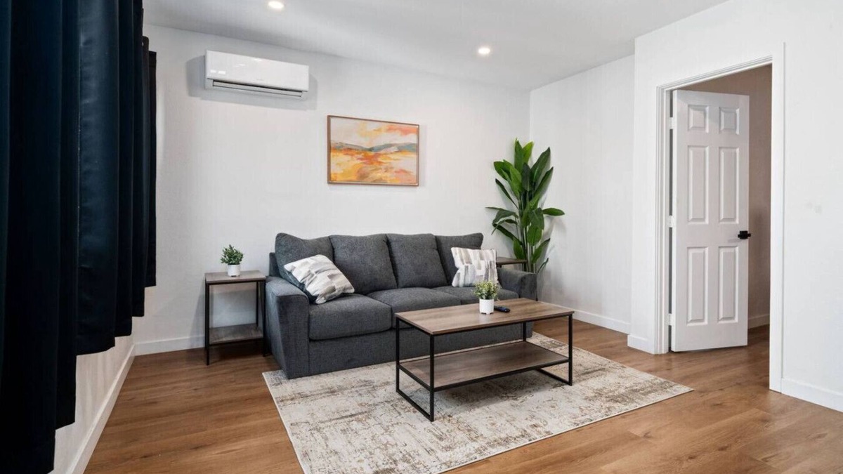 South Wrigley Apartment | Spacious 3BD/2BA in Long Beach