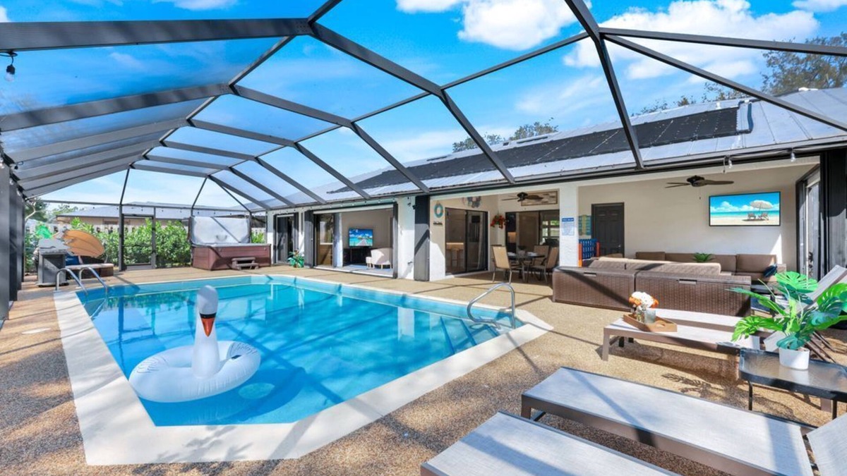Willoughby Acres House | Spacious 3BD vacation Retreat w/Pool, lanai & Hot Tub- Near Beaches by Elevated Escapes Group
