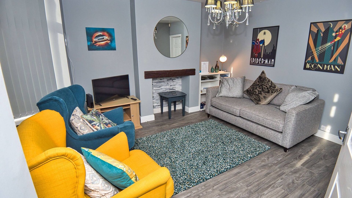 Castle Bromwich House | Spacious 3bedroom house sleeps 6 free wifi/carpark